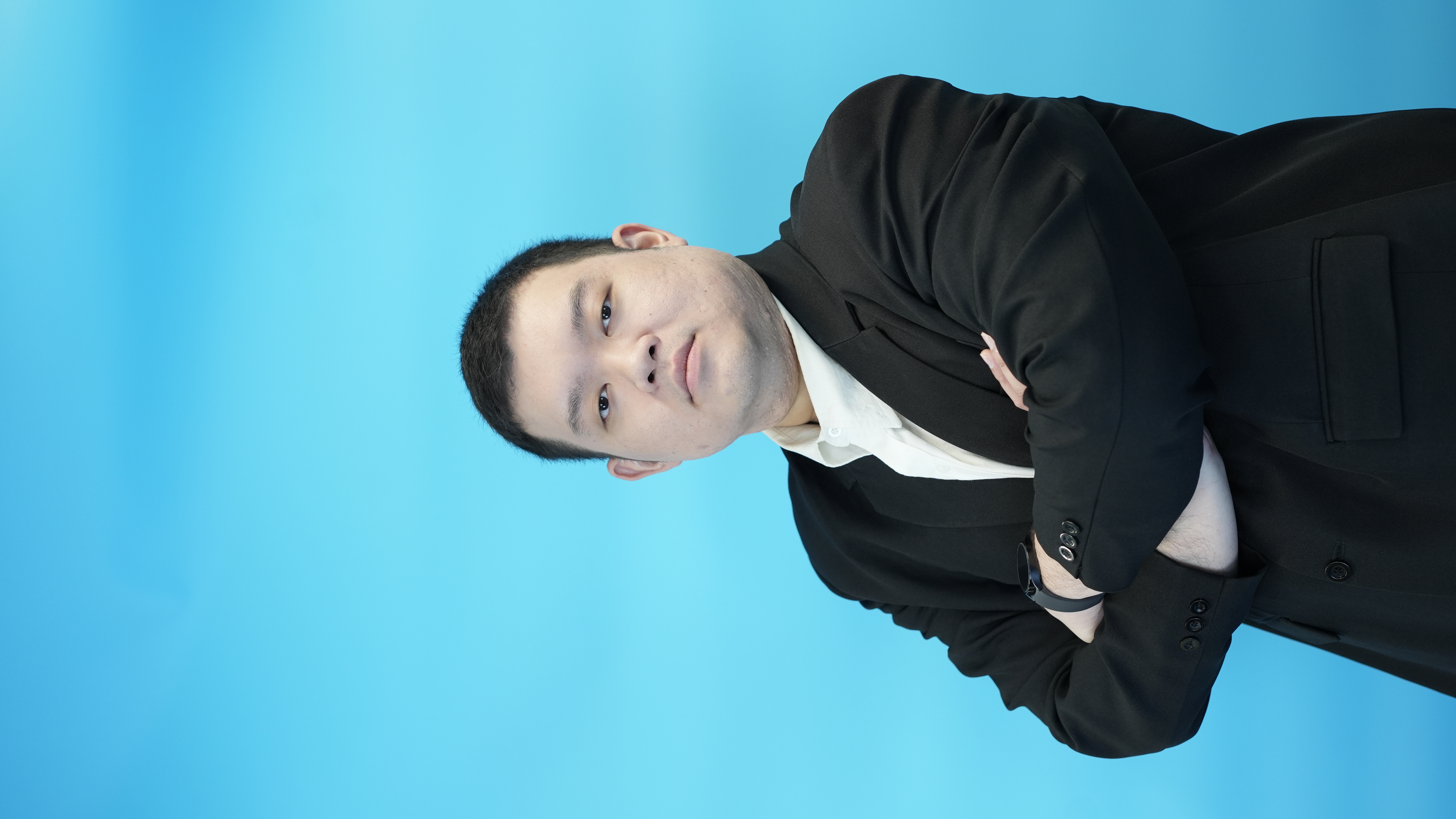 นายอลงกรณ์ ธรรมเสน